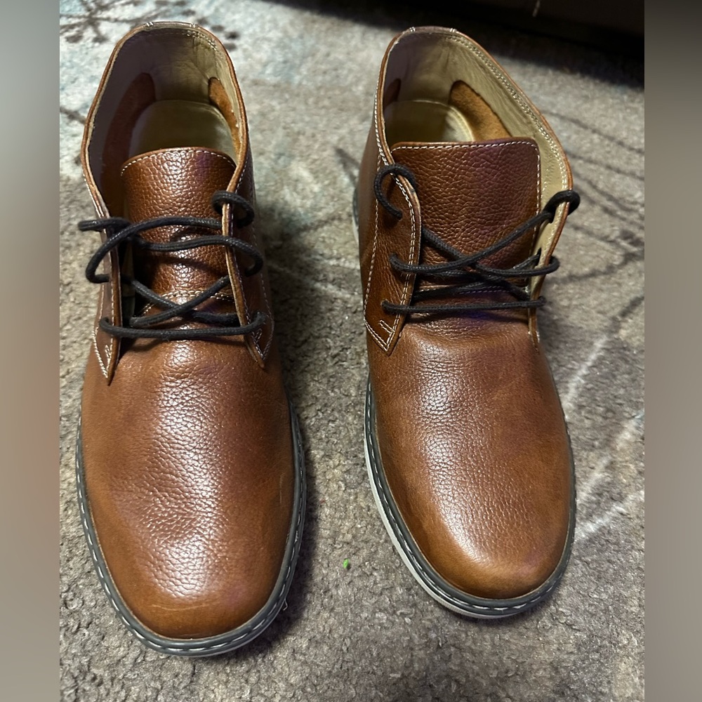 JOHNSTONE & MURPHY CASUAL BOY SHOES
